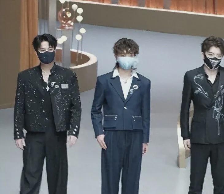 BB真人视讯官网-抖音盛典成“祛魅现场”!网红集体见光死,网友:名字和脸对不上